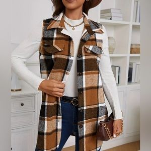 Plaid print sleeveless Beaty. Casual button down with collar
